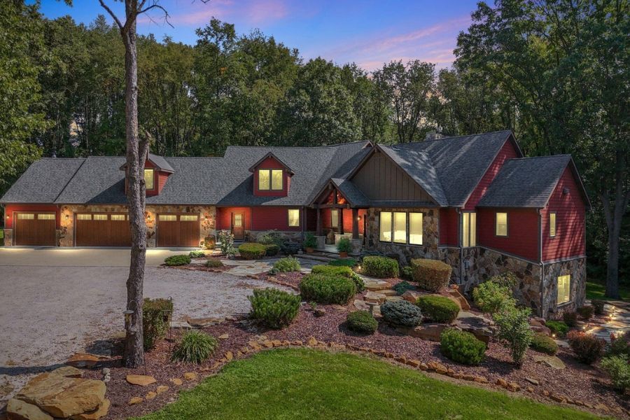 Casa de luxo em 51 S 200 W em Valparaiso, Indiana, uma das casas mais caras vendidas em 2025